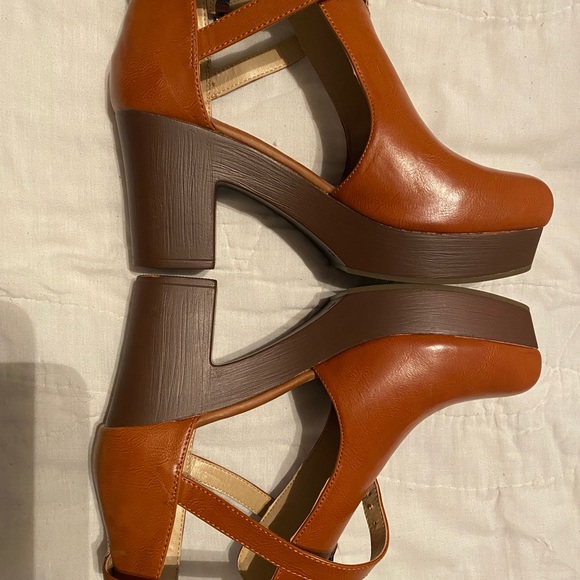 C Comfort est 1946 Size 9 Brown Platform Heels NWOT - Picture 4 of 7